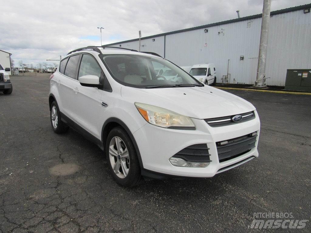 Ford Escape سيارات