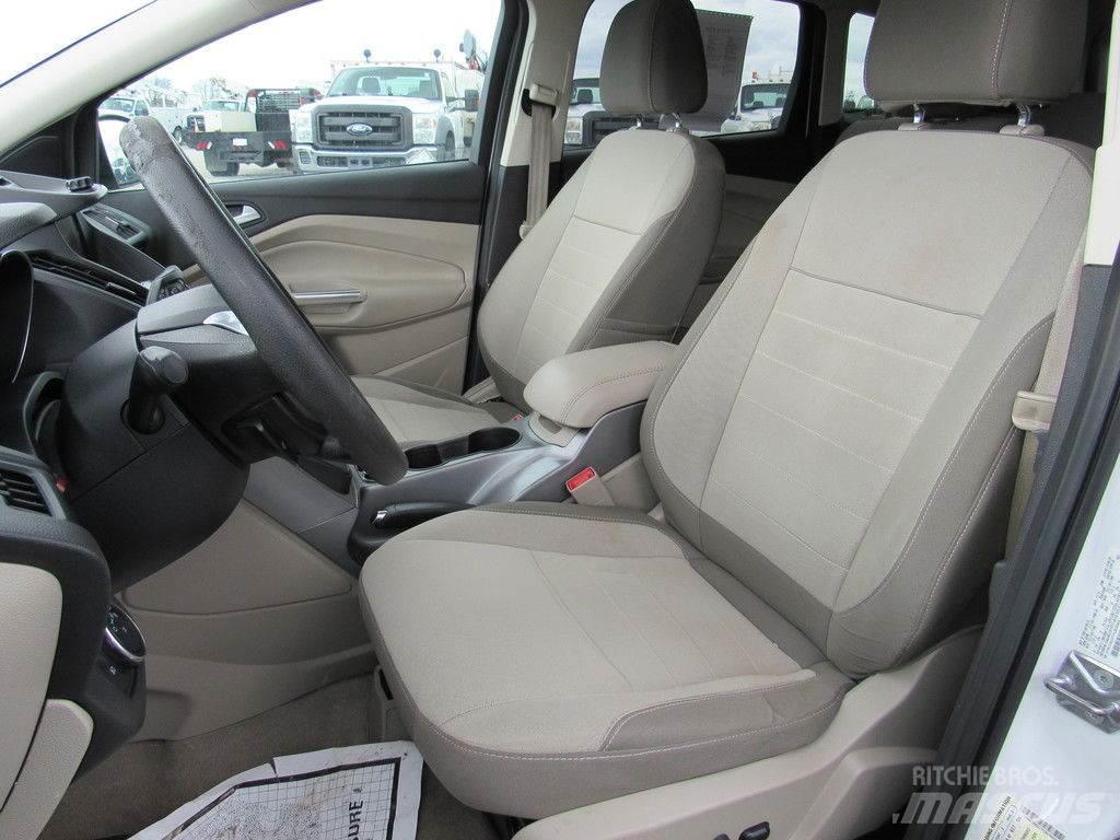 Ford Escape سيارات