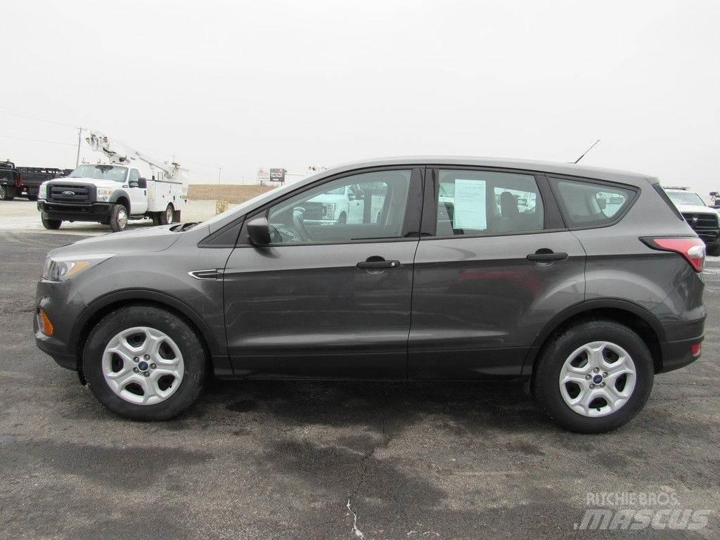 Ford Escape سيارات