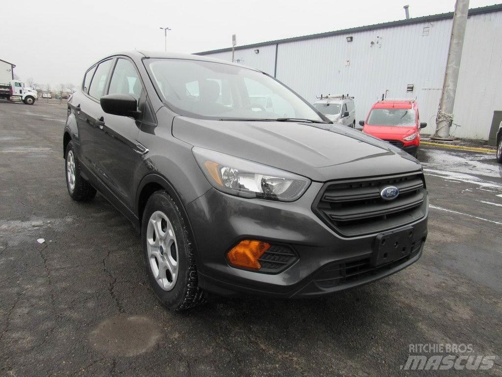 Ford Escape سيارات