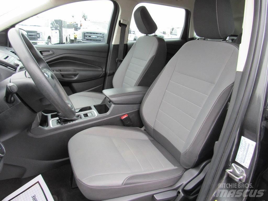 Ford Escape سيارات