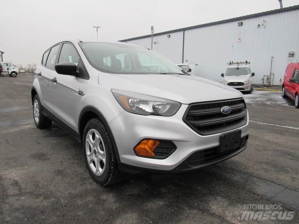 Ford Escape سيارات