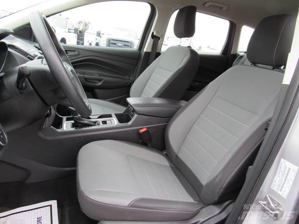 Ford Escape سيارات