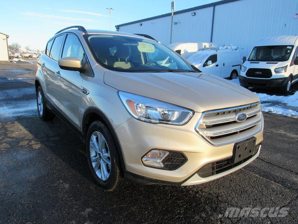 Ford Escape سيارات