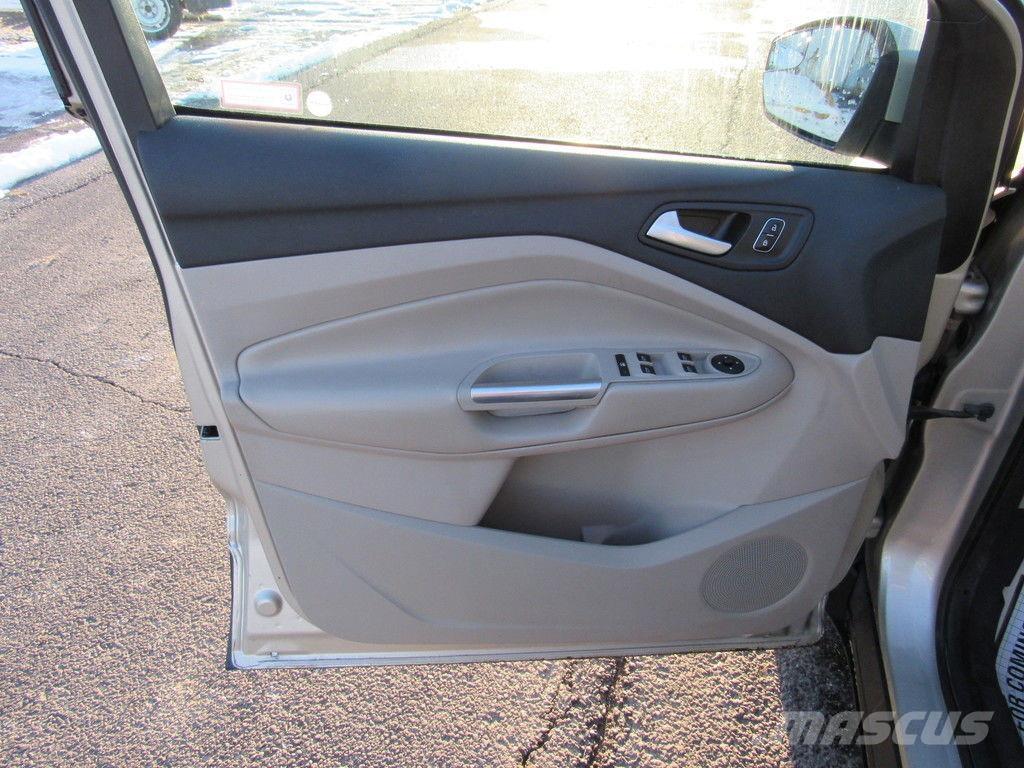 Ford Escape سيارات