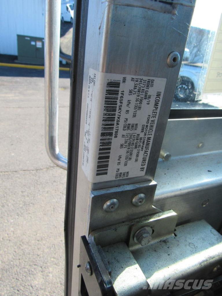 Ford F-59 شاحنات ذات هيكل صندوقي