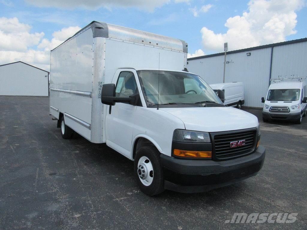 GMC Savana 3500 شاحنات ذات هيكل صندوقي