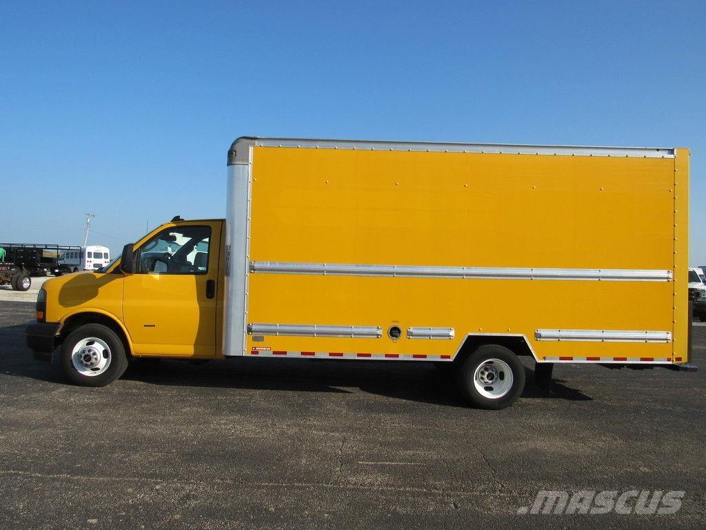 GMC Savana 3500 شاحنات ذات هيكل صندوقي