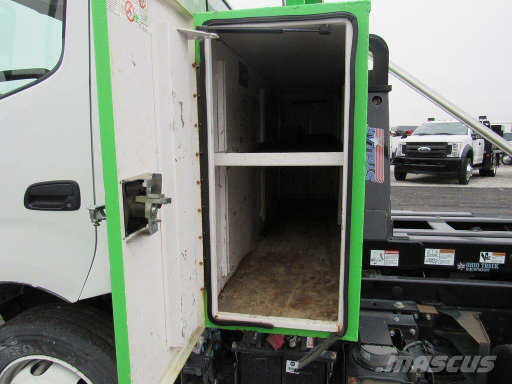 Hino 195 شاحنات قلابة