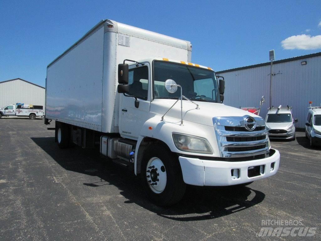 Hino 338 شاحنات ذات هيكل صندوقي