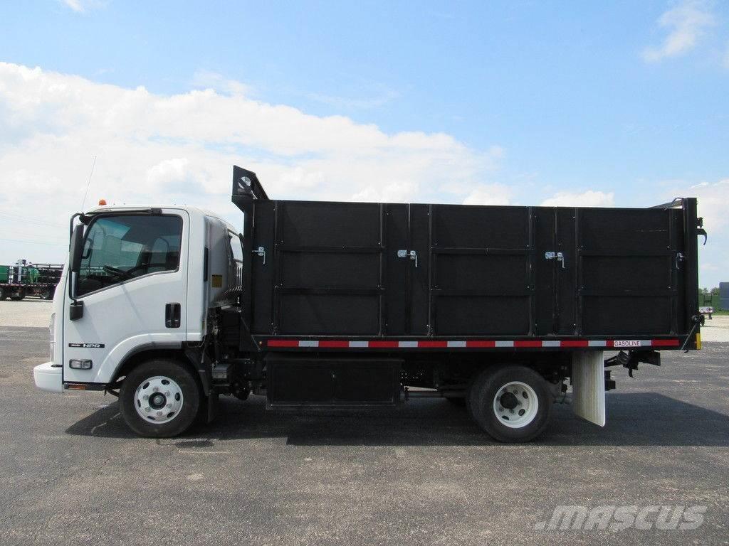 Isuzu NPR شاحنات قلابة