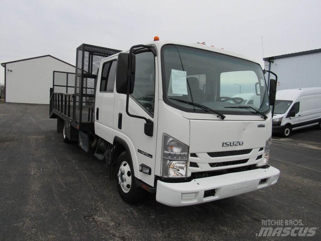 Isuzu NPR HD شاحنات مسطحة/مفصلية الجوانب