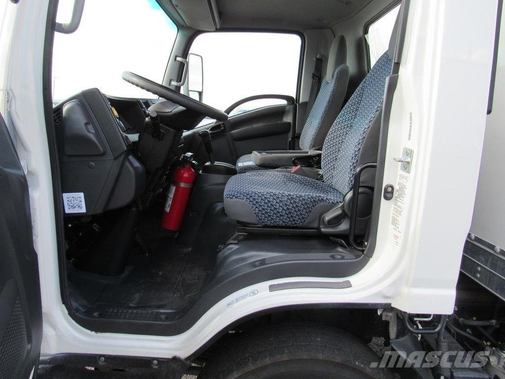 Isuzu NPR XD شاحنات ذات هيكل صندوقي