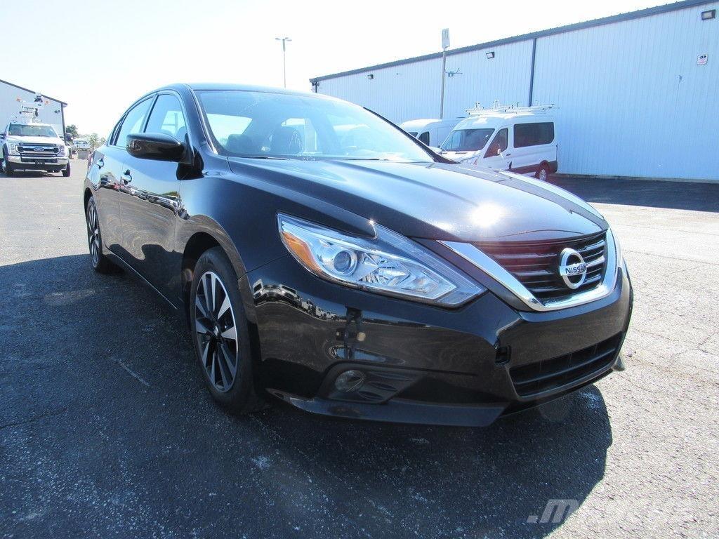 Nissan Altima سيارات