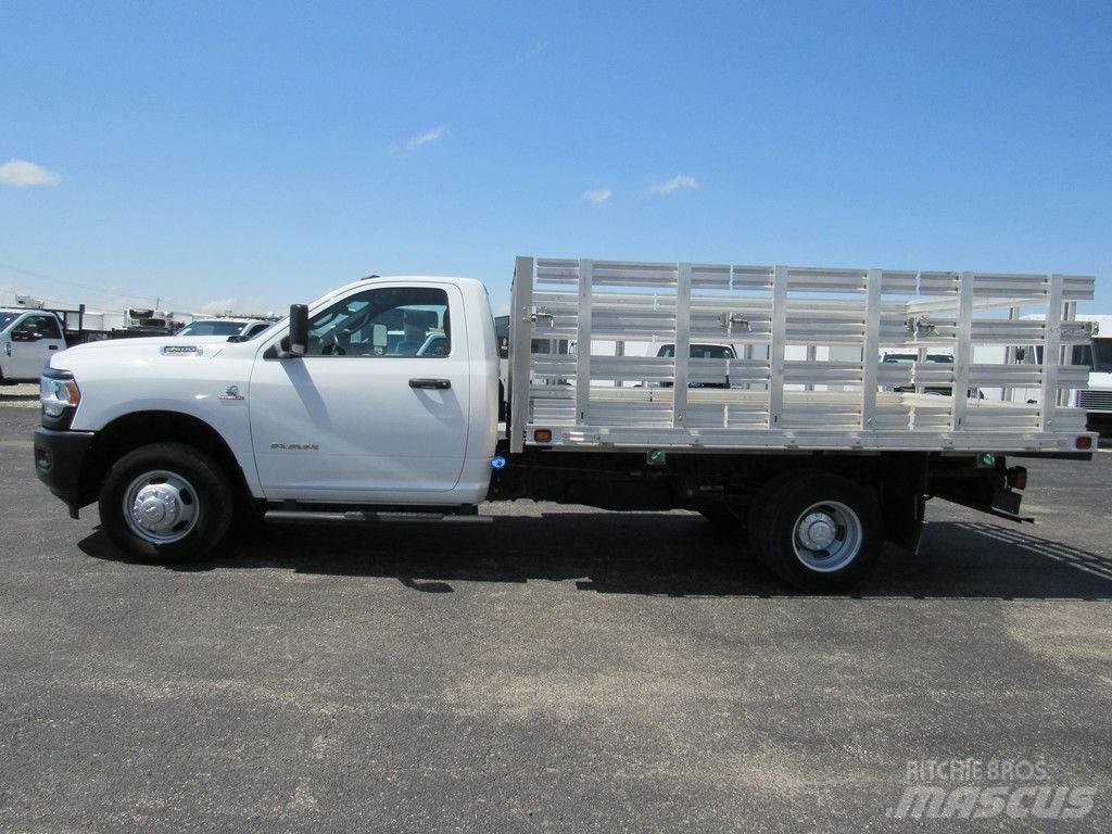 RAM 3500 شاحنات مسطحة/مفصلية الجوانب