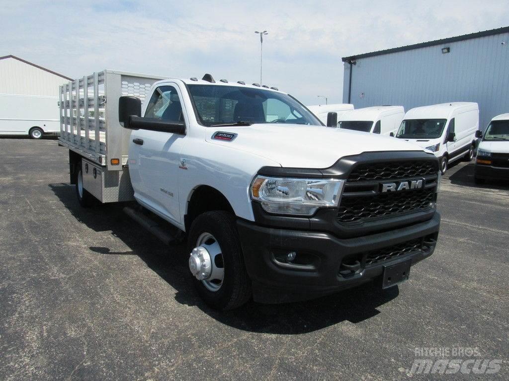 RAM 3500 شاحنات مسطحة/مفصلية الجوانب