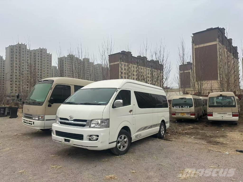 Toyota Hiace حافلة داخل المدينة