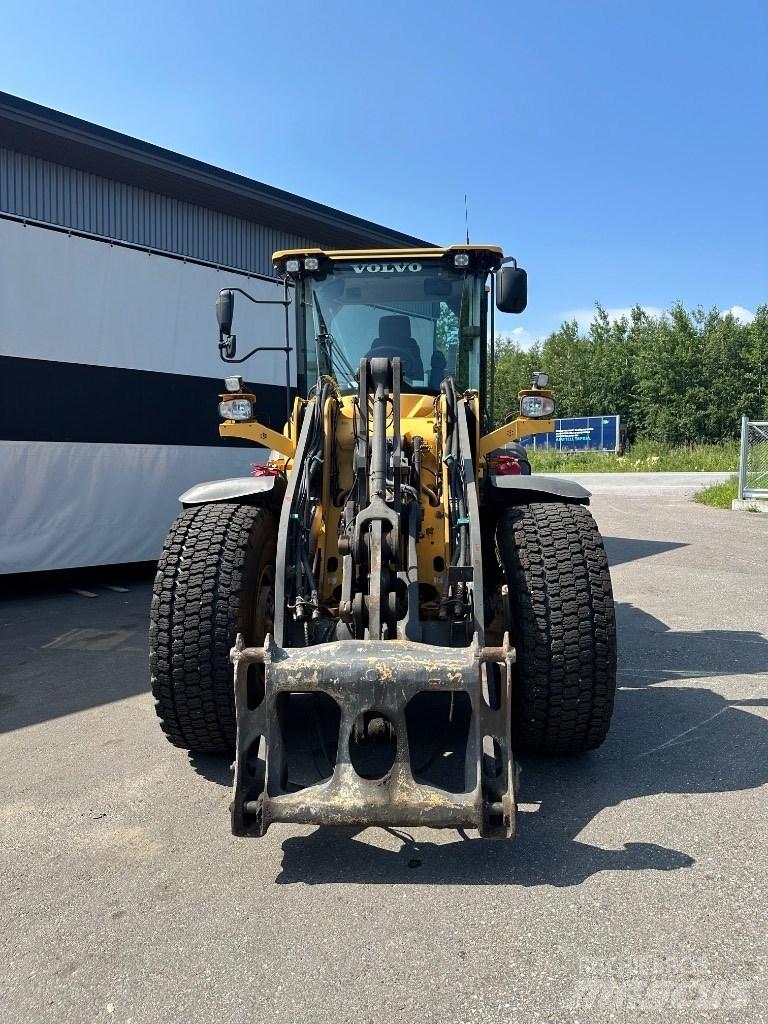 Volvo L 90 H لوادر بعجل