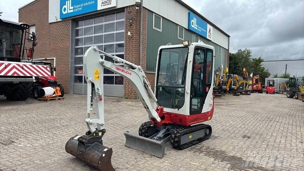 Takeuchi TB216 A حفارات صغيرة أقل من 7 طن (حفارات صغيرة)
