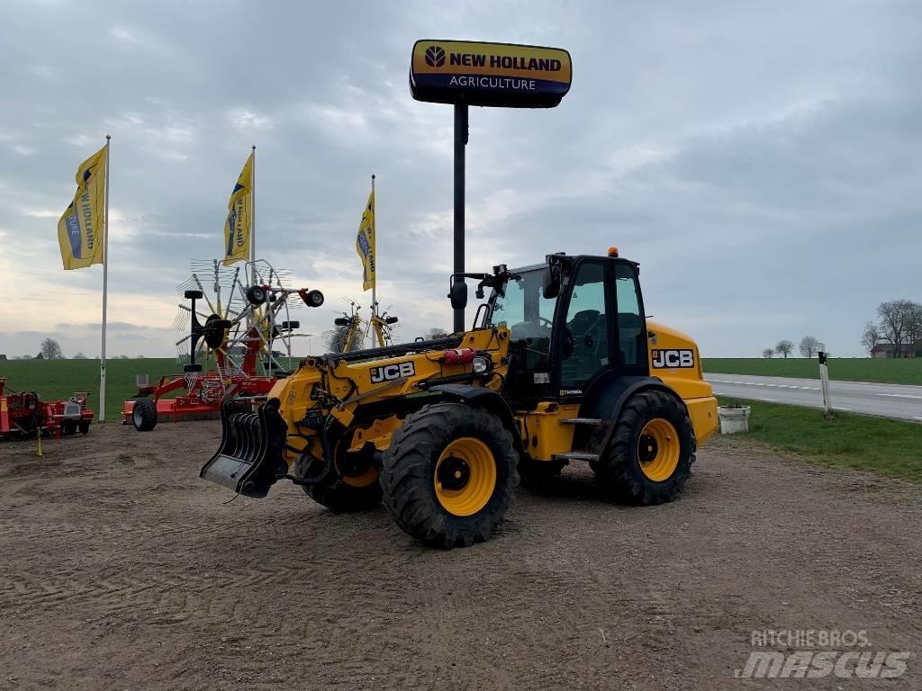 JCB TM 320 S معدات مناولة لأغراض الزراعة
