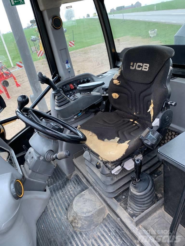JCB TM 320 S معدات مناولة لأغراض الزراعة