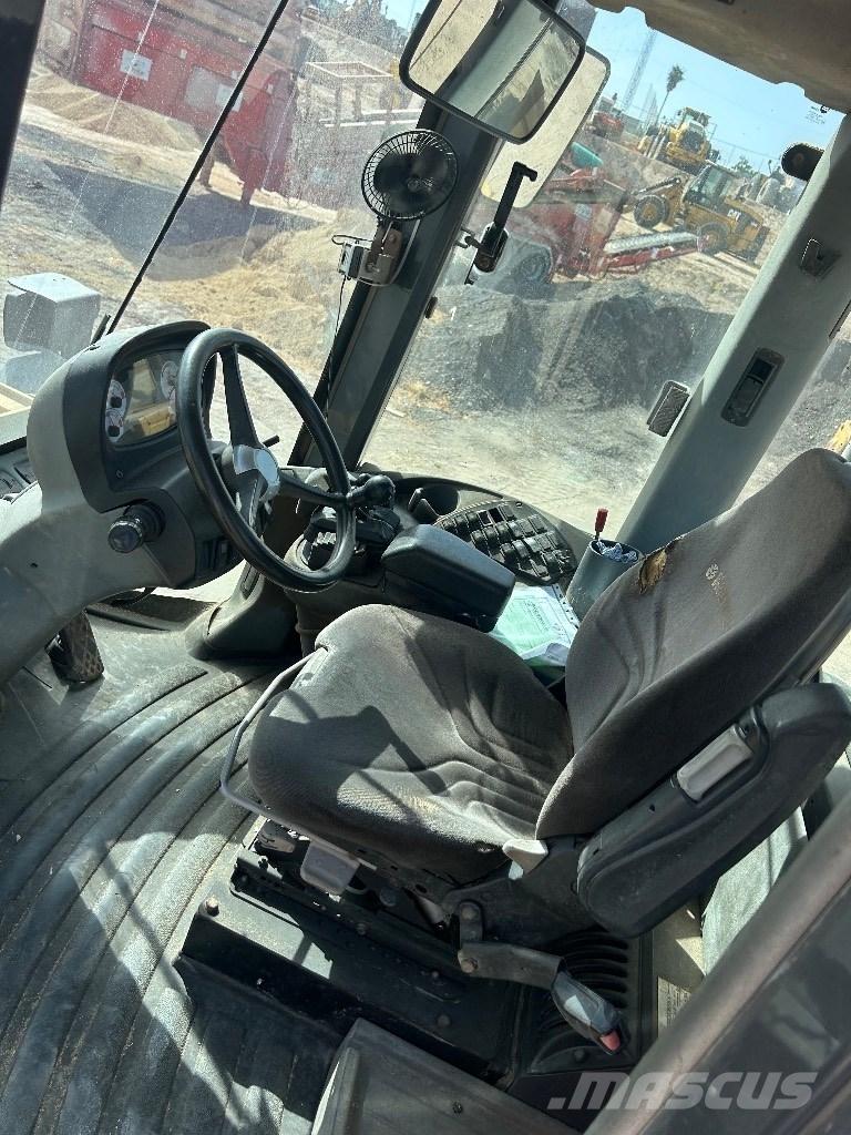 New Holland W 170 B لوادر بعجل