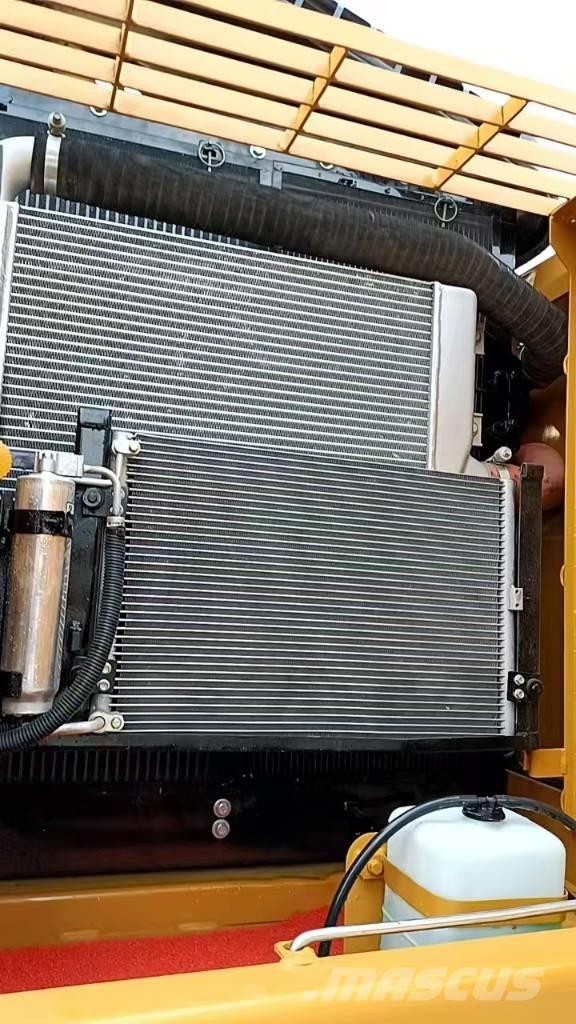 CAT 320DL حفارات زحافة