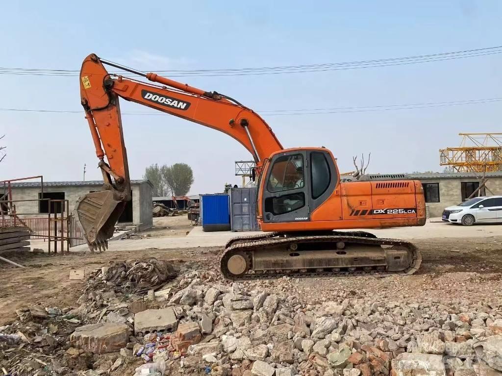 Doosan DX 225 LCA حفارات زحافة