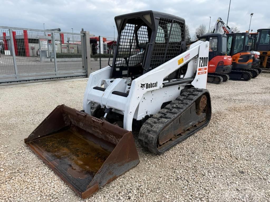 Bobcat T 200 لوادر زحافة