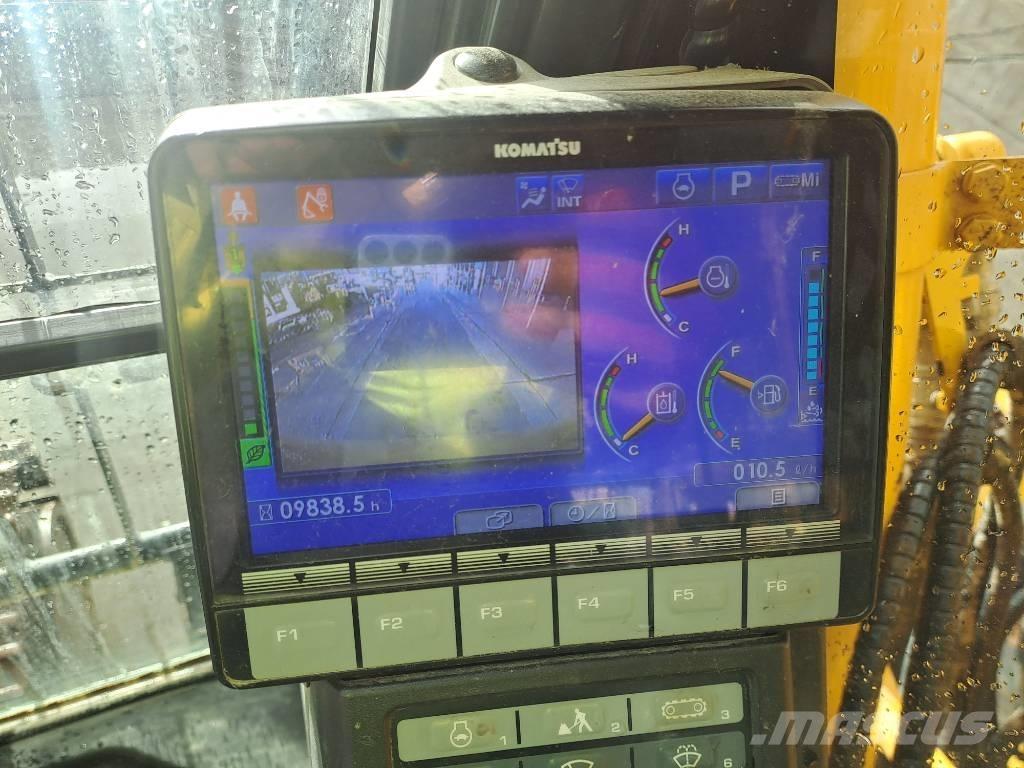 Komatsu PC490LC-11 حفارات زحافة