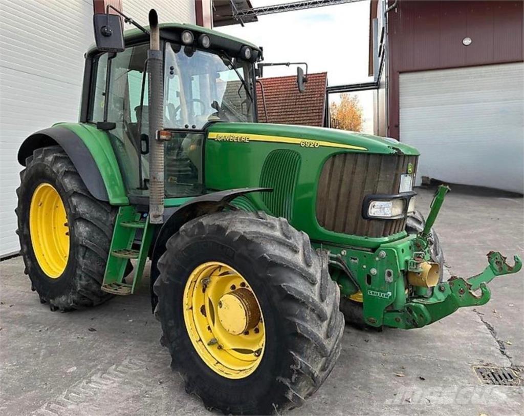 John Deere 6920 الجرارات