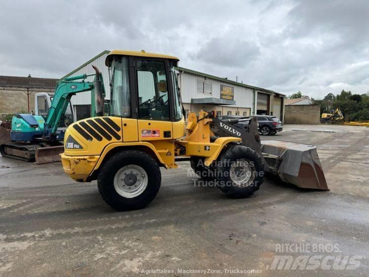 Volvo L 30 B لوادر بعجل