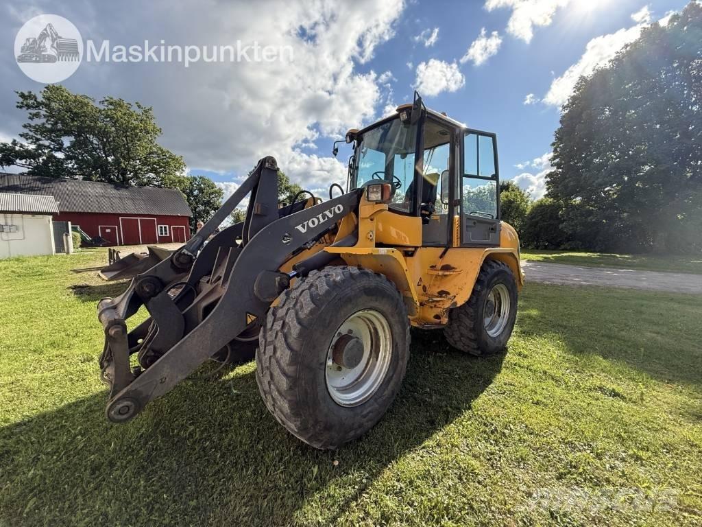 Volvo L 40 B لوادر بعجل