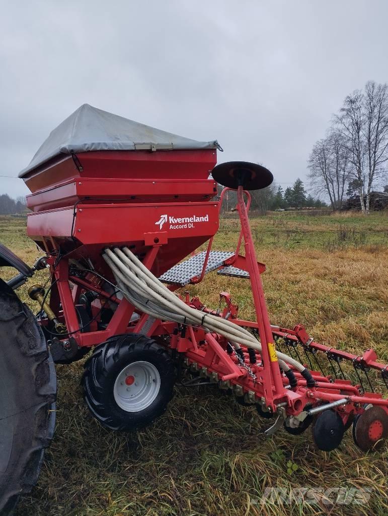 Kverneland Accord DL مثاقيب