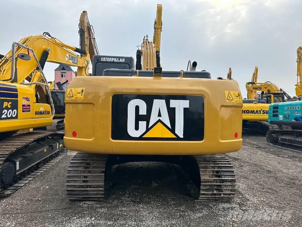 CAT 320 D2 حفارات زحافة