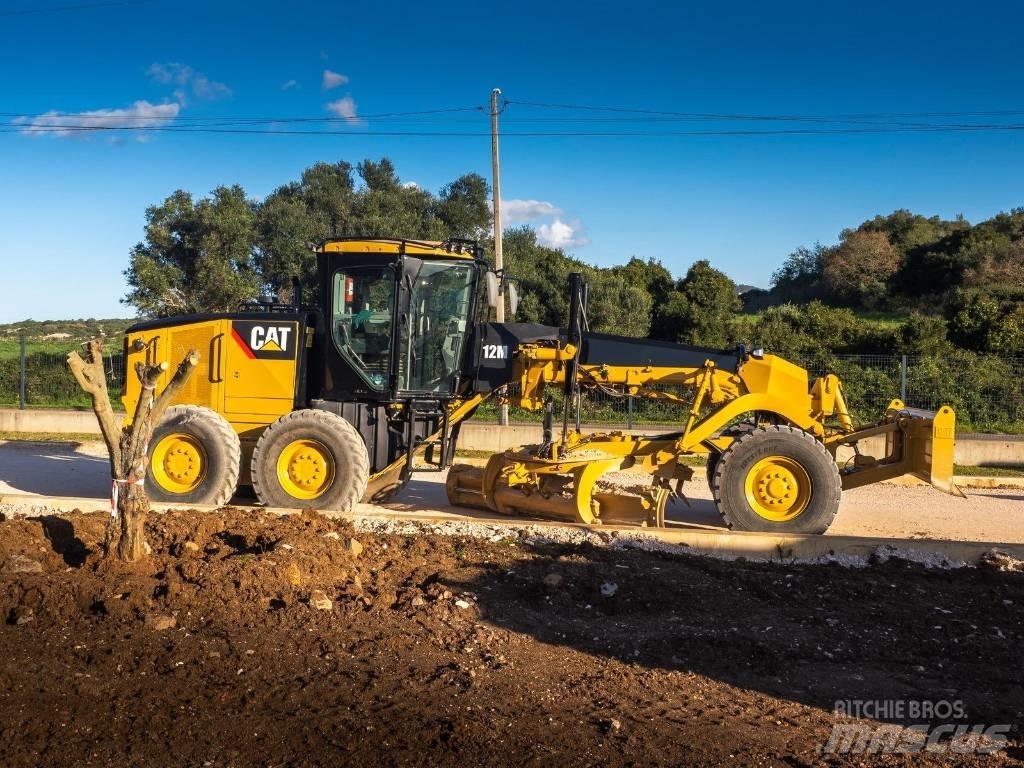 CAT 12 M معدات تمهيد الطرق