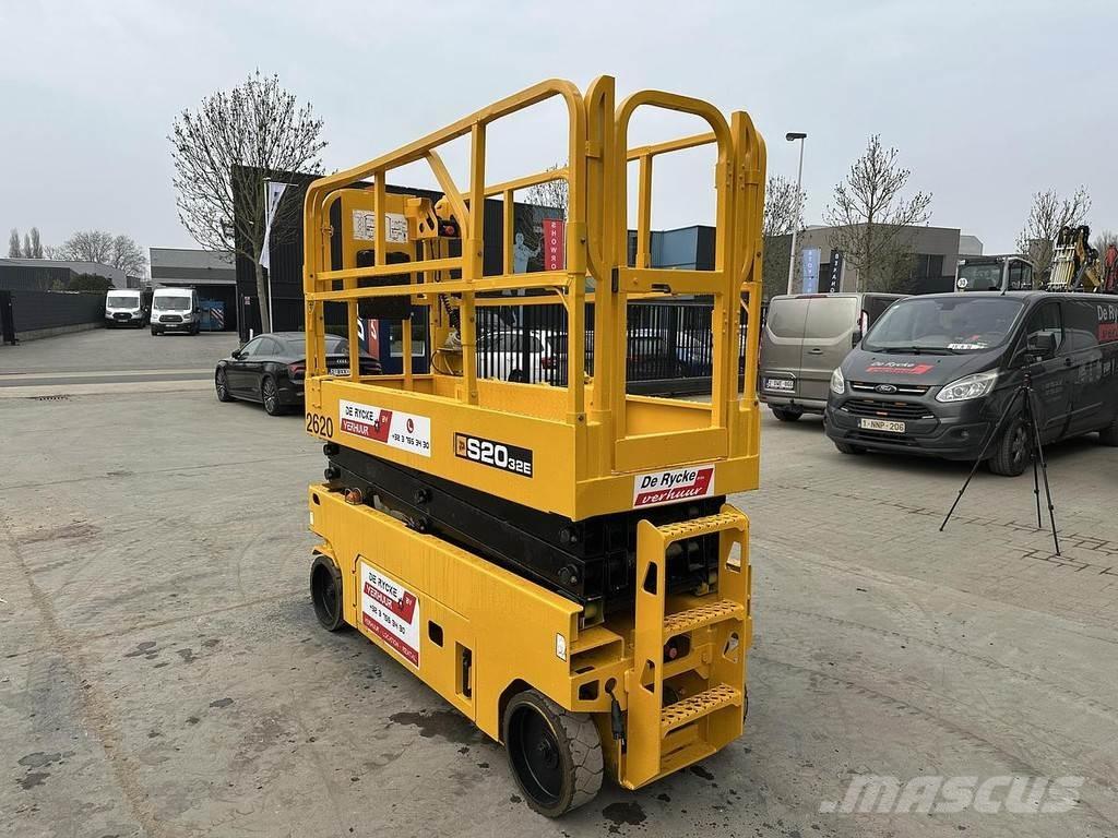 JCB S2032E رافعات ومنصات أخرى