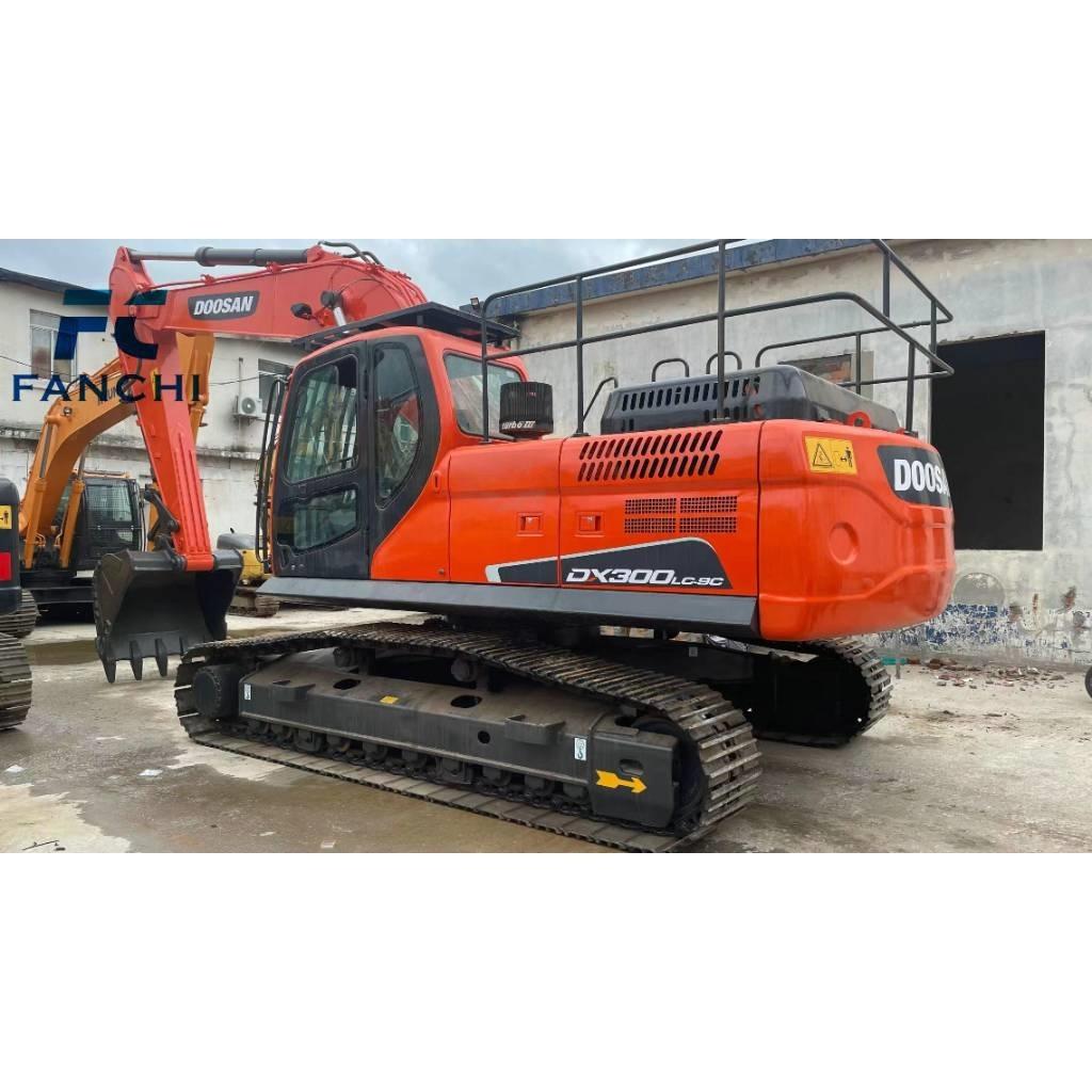 Doosan DX 300 LC LR حفارات زحافة