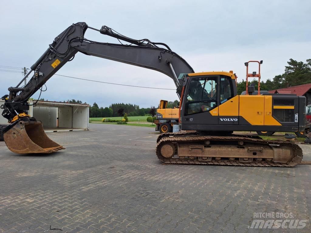 Volvo EC 220 EL حفارات زحافة