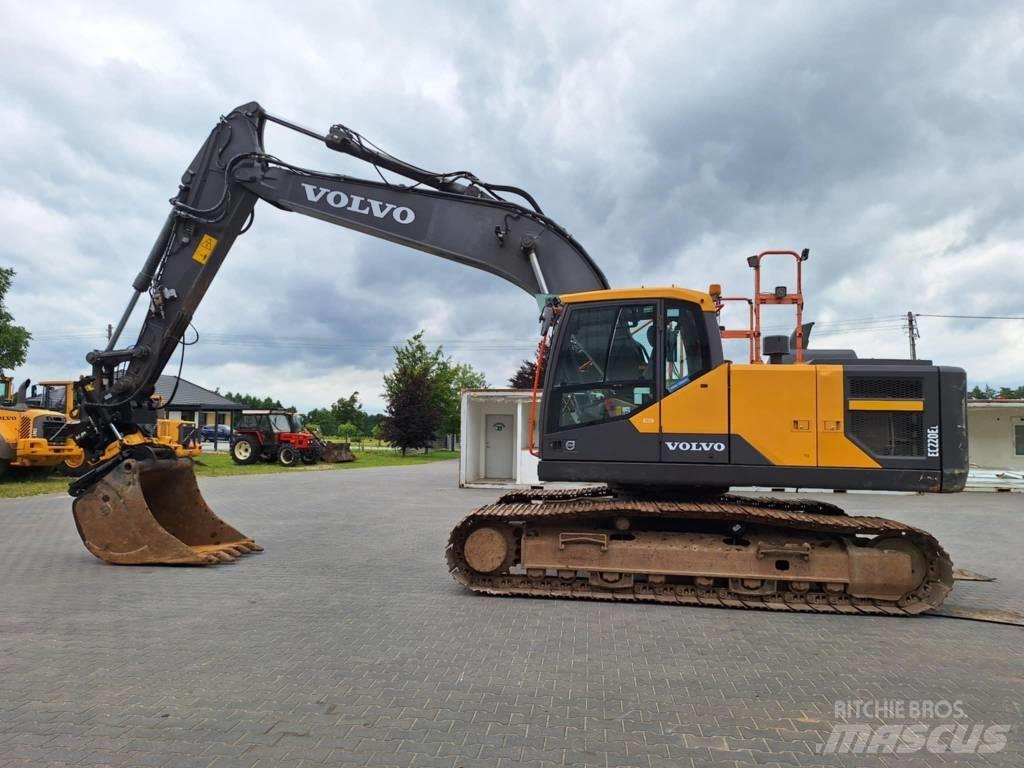Volvo EC 220 EL حفارات زحافة