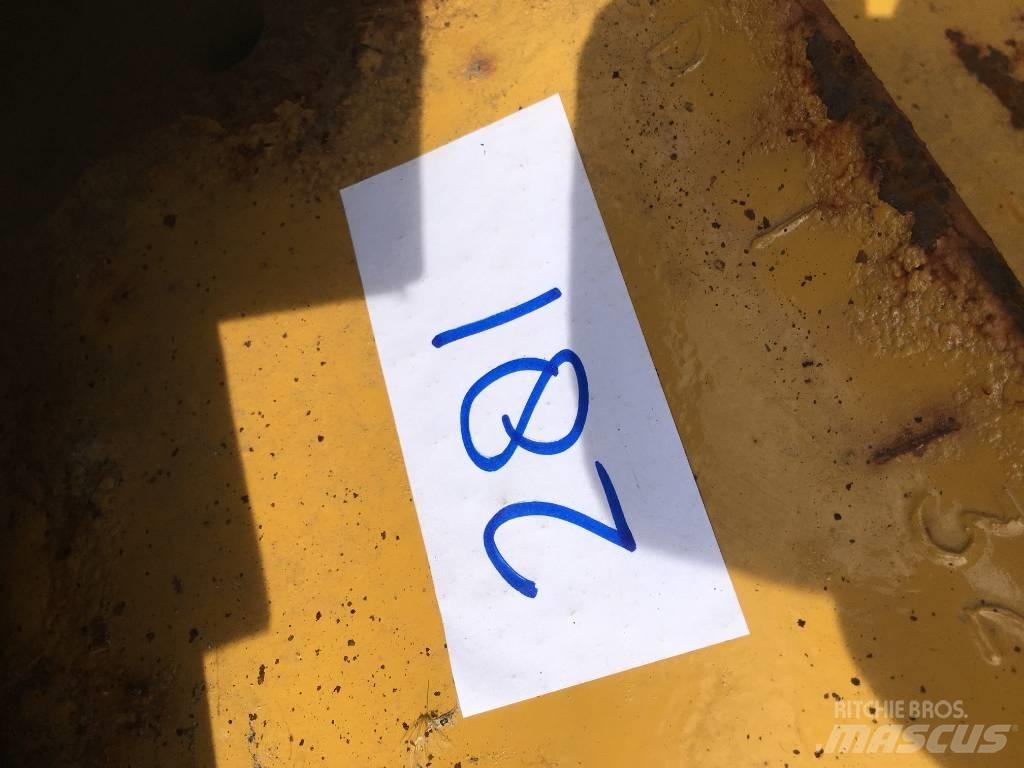 CAT D 6 N LGP بلدوزرات مجنزرة
