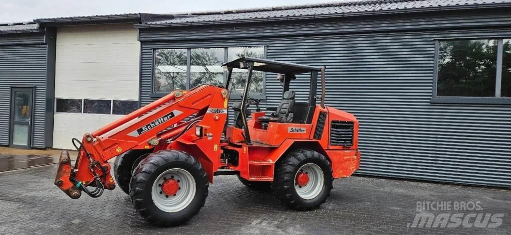 Schäffer 870 T لوادر بعجل