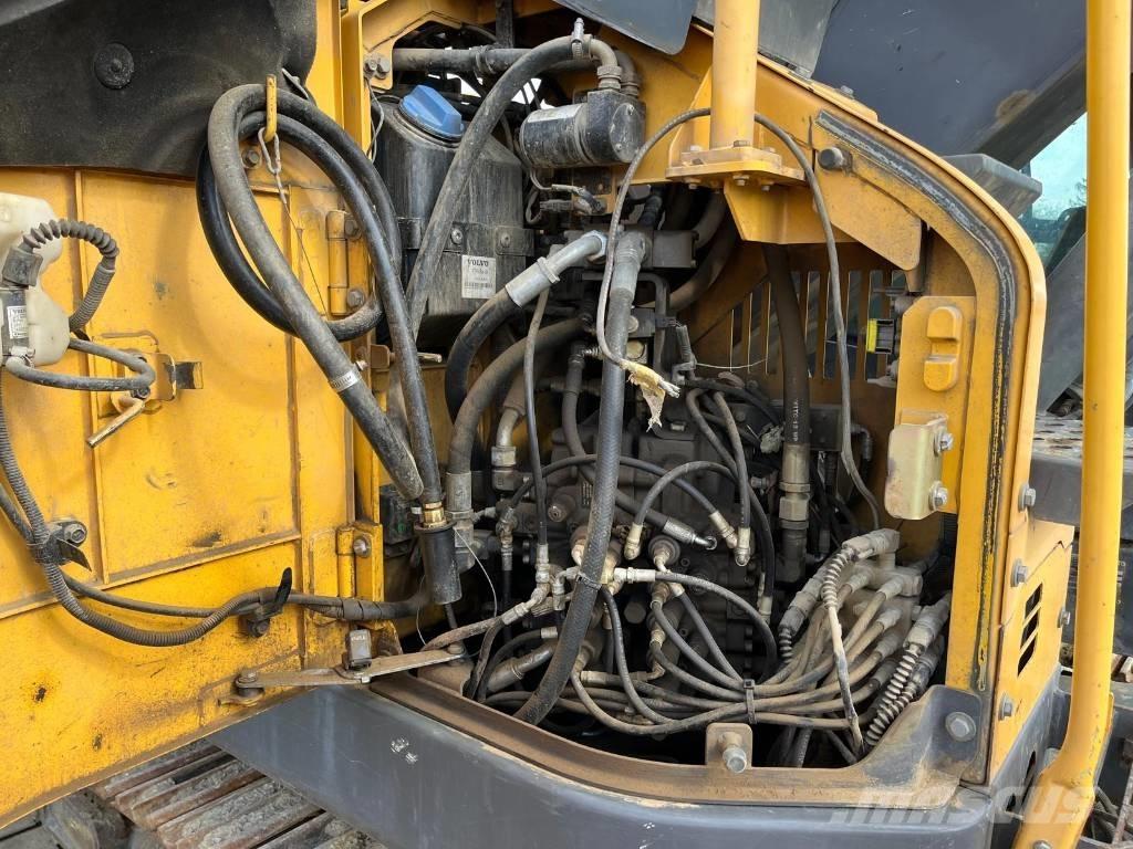 Volvo ECR145EL حفارات زحافة