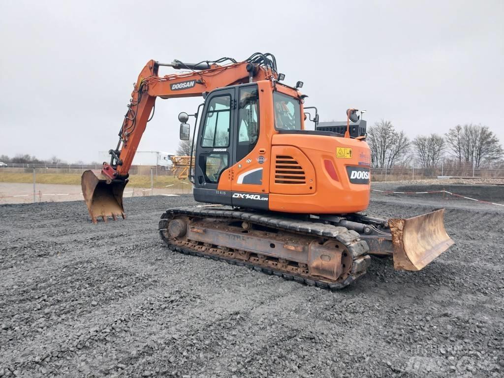 Develon DX 140 LCR-5 حفارات زحافة