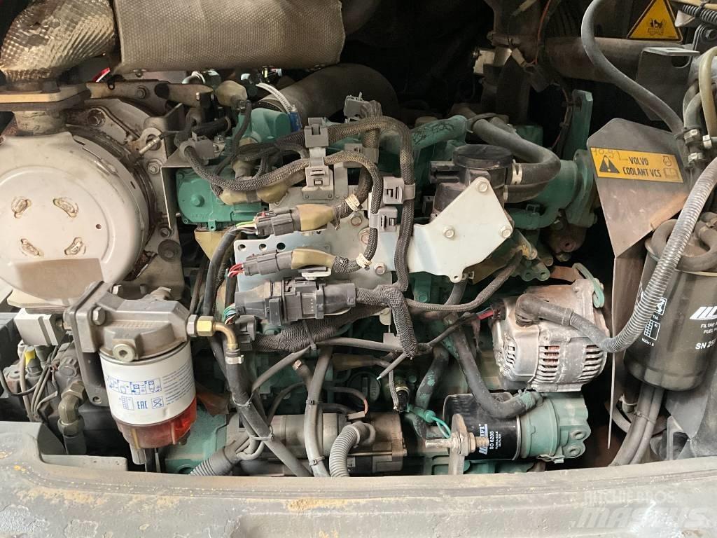 Volvo L 30 G لوادر بعجل