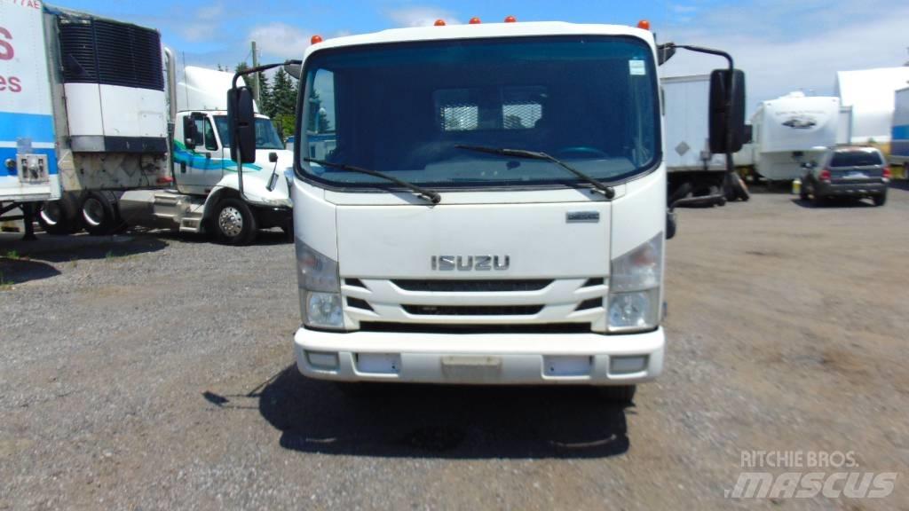 Isuzu NRR شاحنات مسطحة/مفصلية الجوانب