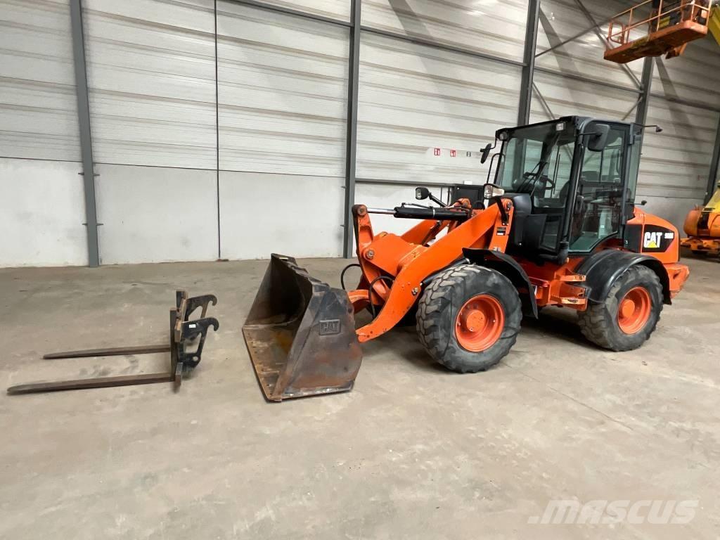 CAT 908 H لوادر بعجل