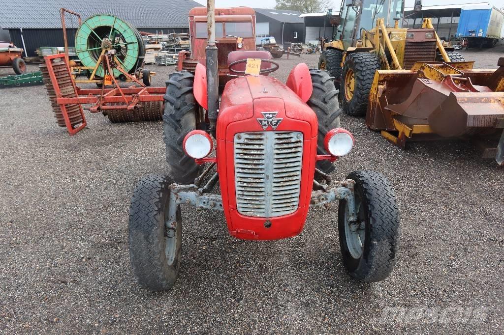 Massey Ferguson 35 الجرارات