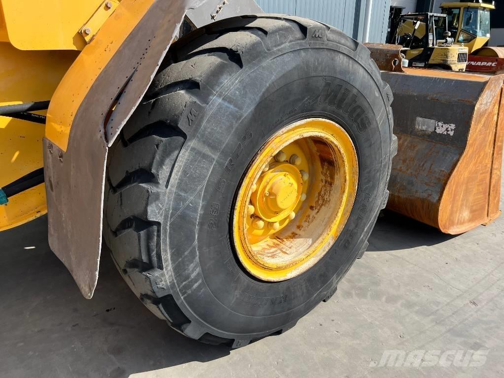 Volvo L60E لوادر بعجل