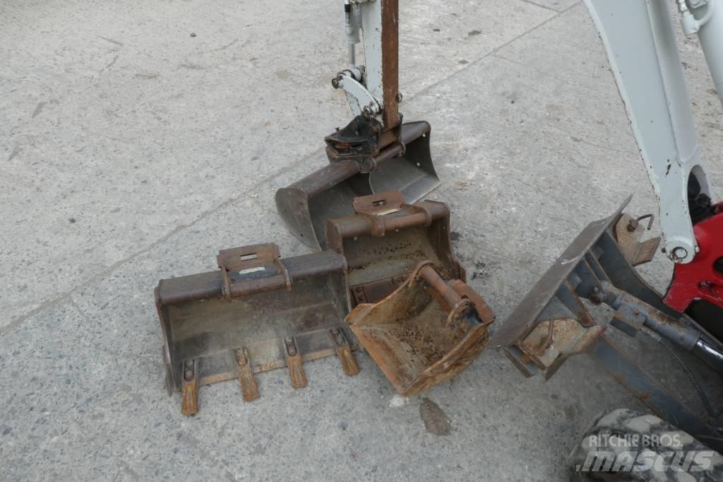 Takeuchi TB 210 R حفارات صغيرة أقل من 7 طن (حفارات صغيرة)